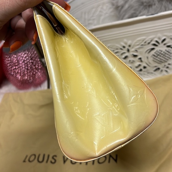 Authentic LOUIS VUITTON DUNE MONOGRAM VERNIS ROXBURY - Picture 8 of 16